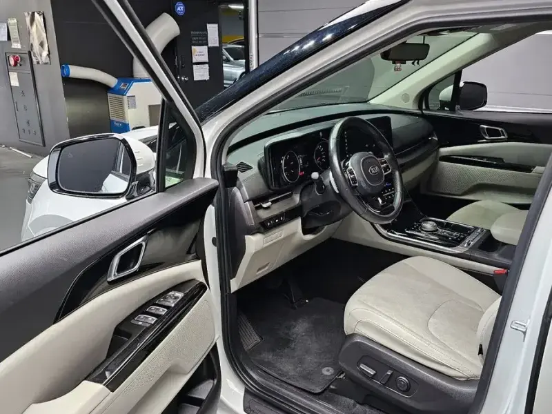 2021 Kia Carnival с пробегом 115 299 км