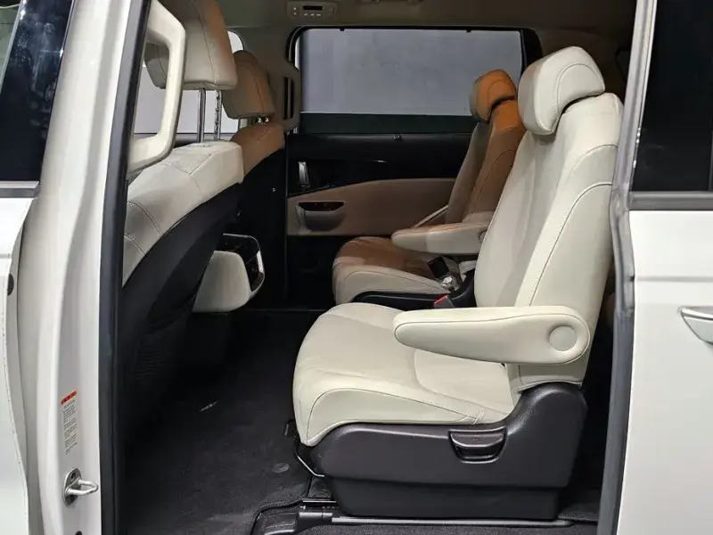 2021 Kia Carnival с пробегом 115 299 км