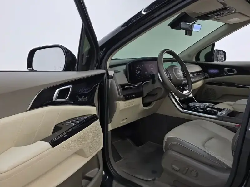 2022 Kia Carnival с пробегом 78 944 км