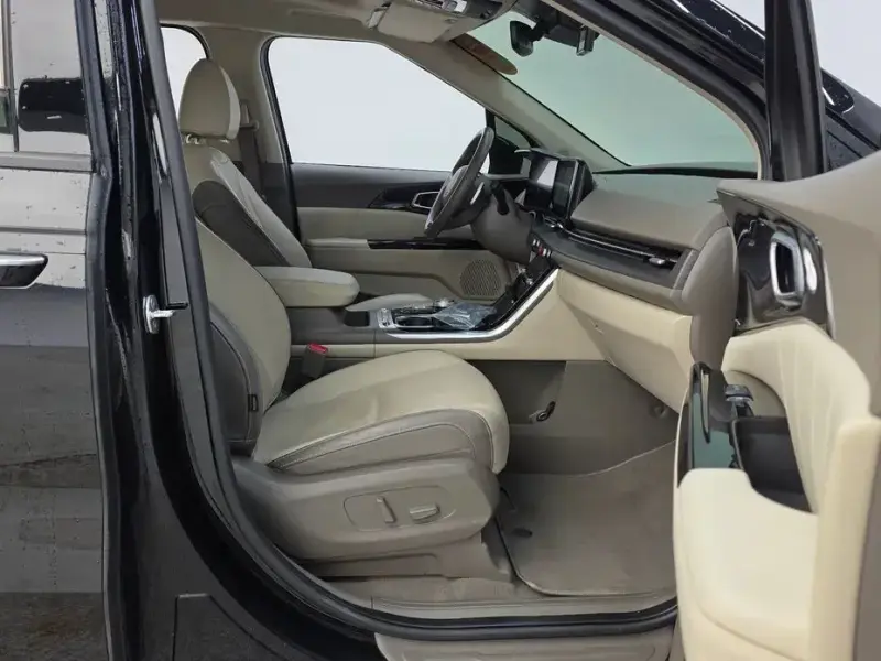 2022 Kia Carnival с пробегом 78 944 км