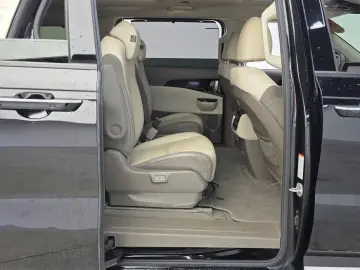 2022 Kia Carnival с пробегом 78 944 км