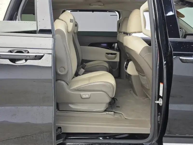 2022 Kia Carnival с пробегом 78 944 км