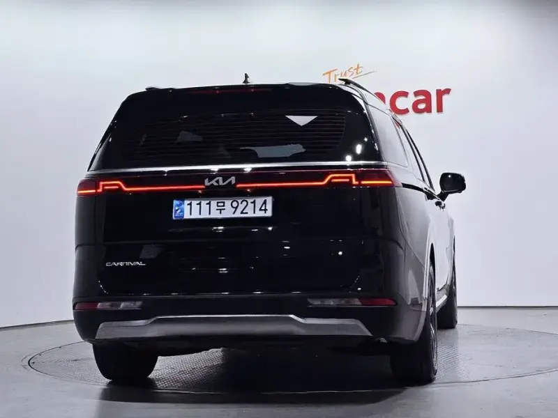 2022 Kia Carnival с пробегом 54 799 км