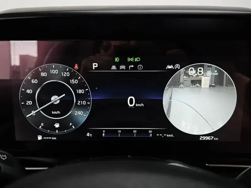 2023 Kia Carnival с пробегом 29 967 км