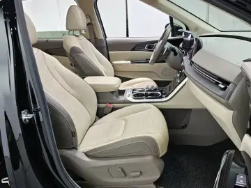 2022 Kia Carnival с пробегом 54 799 км
