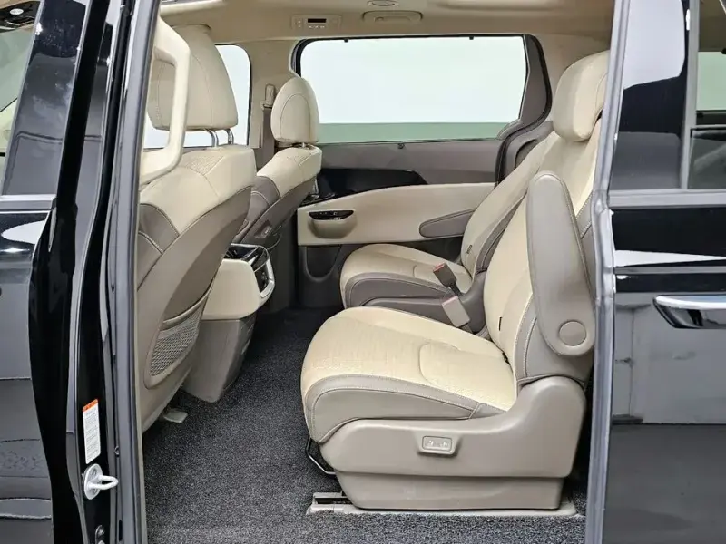 2022 Kia Carnival с пробегом 54 799 км