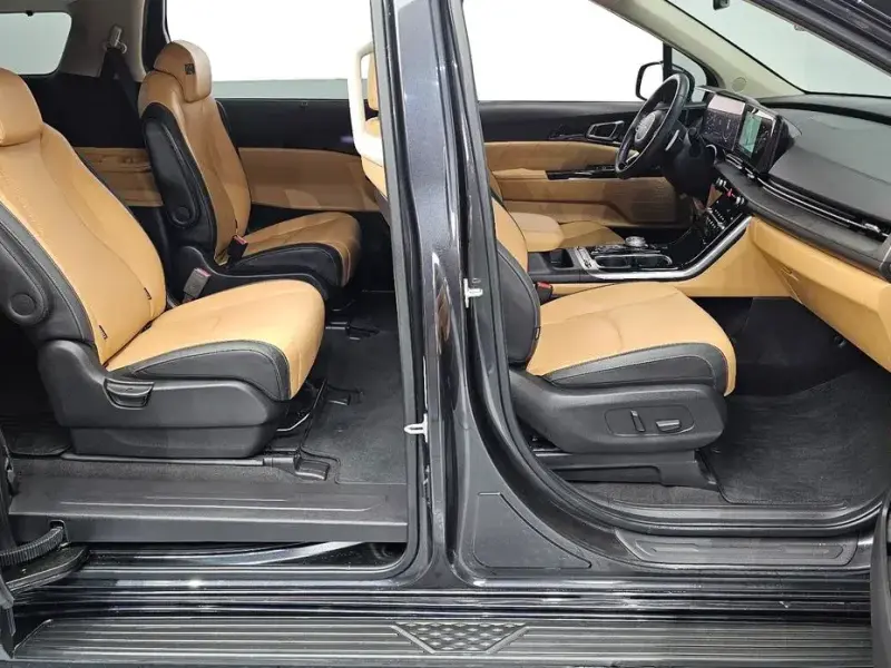 2023 Kia Carnival с пробегом 29 967 км