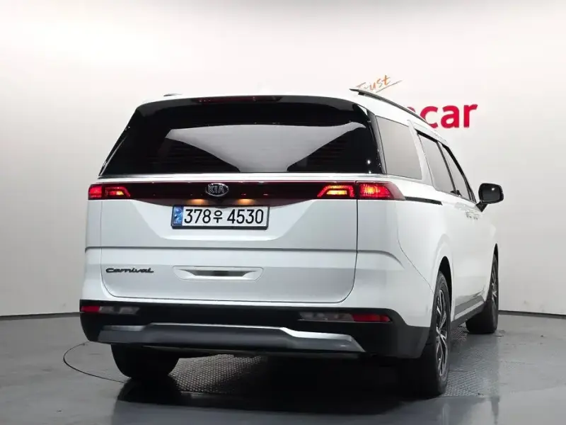 2021 Kia Carnival с пробегом 76 550 км