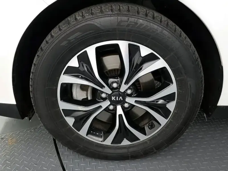 2021 Kia Carnival с пробегом 76 550 км