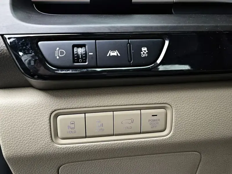 2022 Kia Carnival с пробегом 54 799 км