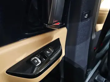 2023 Kia Carnival с пробегом 29 967 км