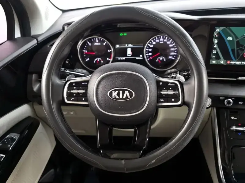 2021 Kia Carnival с пробегом 76 550 км