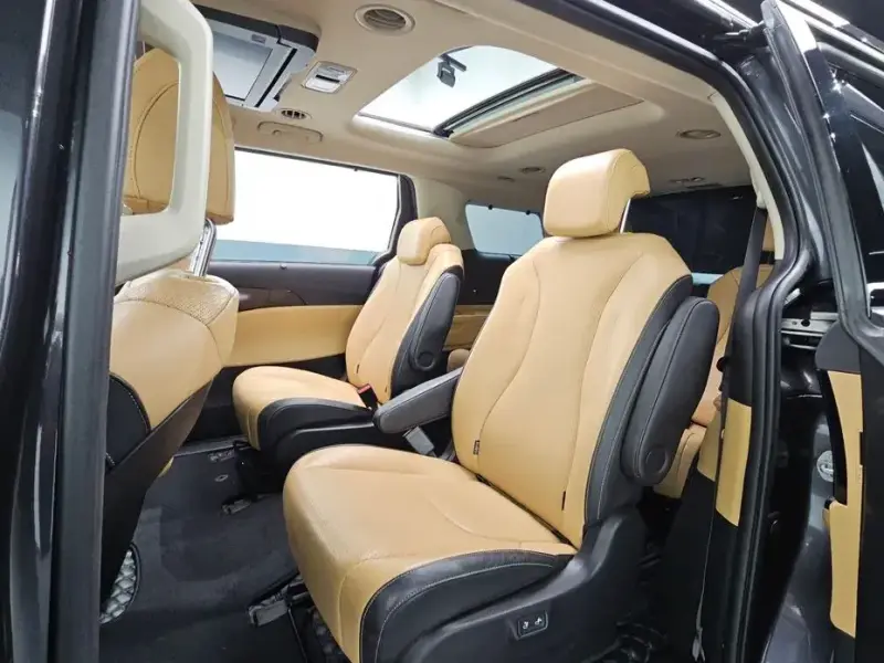 2021 Kia Carnival с пробегом 38 488 км