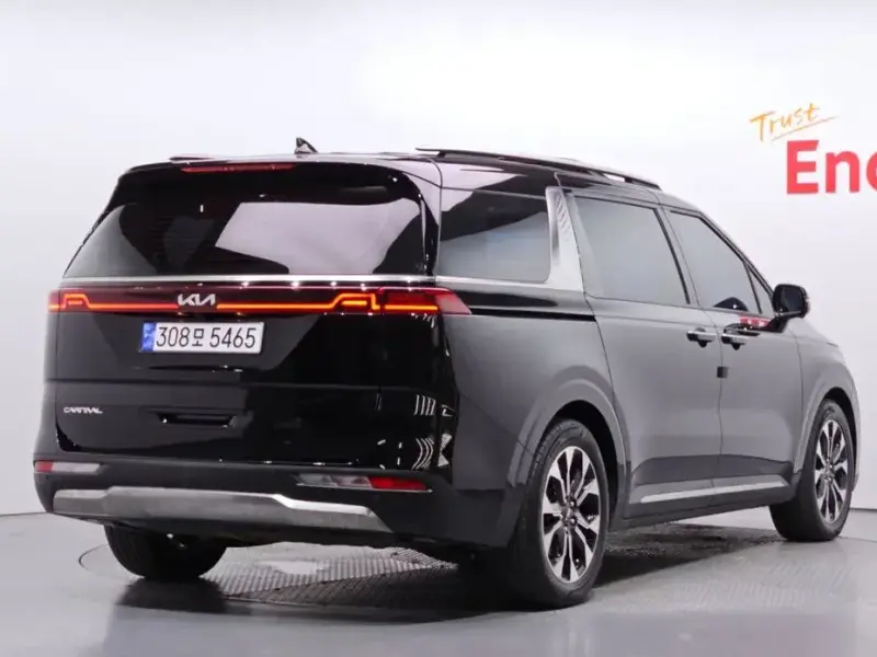 2023 Kia Carnival с пробегом 66 824 км