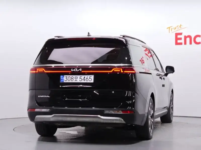 2023 Kia Carnival с пробегом 66 824 км