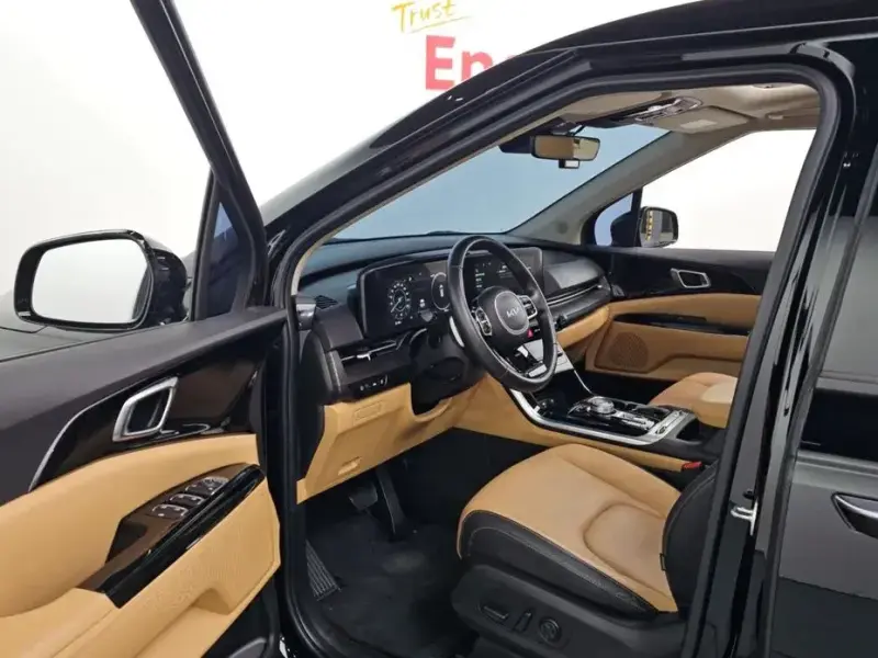 2023 Kia Carnival с пробегом 66 824 км