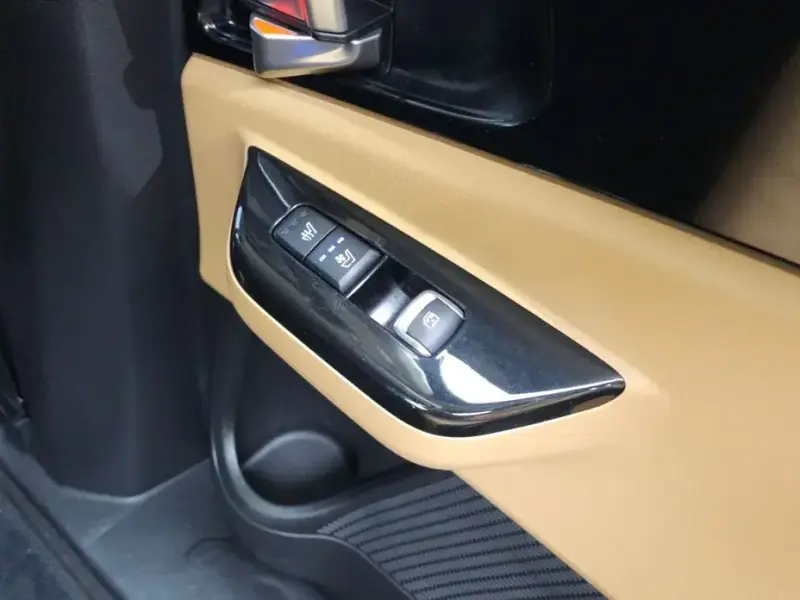2023 Kia Carnival с пробегом 66 824 км