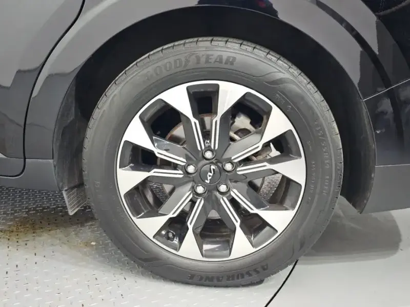 2023 Kia Carnival с пробегом 66 824 км