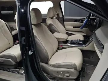 2023 Kia Carnival с пробегом 48 007 км