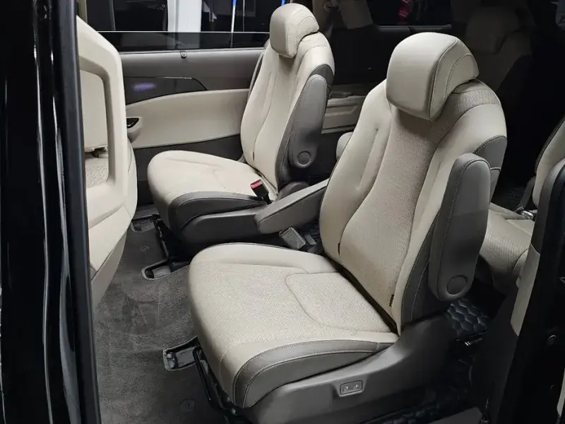 2023 Kia Carnival с пробегом 48 007 км