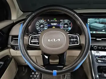 2023 Kia Carnival с пробегом 48 007 км