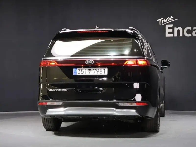 2021 Kia Carnival с пробегом 30 453 км
