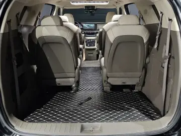 2023 Kia Carnival с пробегом 48 007 км