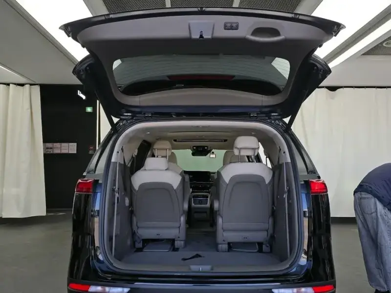2021 Kia Carnival с пробегом 30 453 км