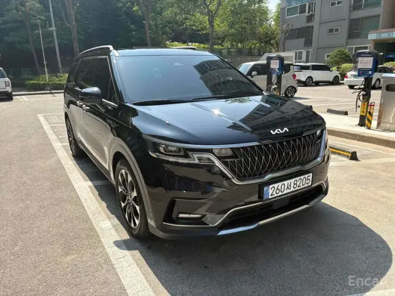 2023 Kia Carnival с пробегом 37 459 км
