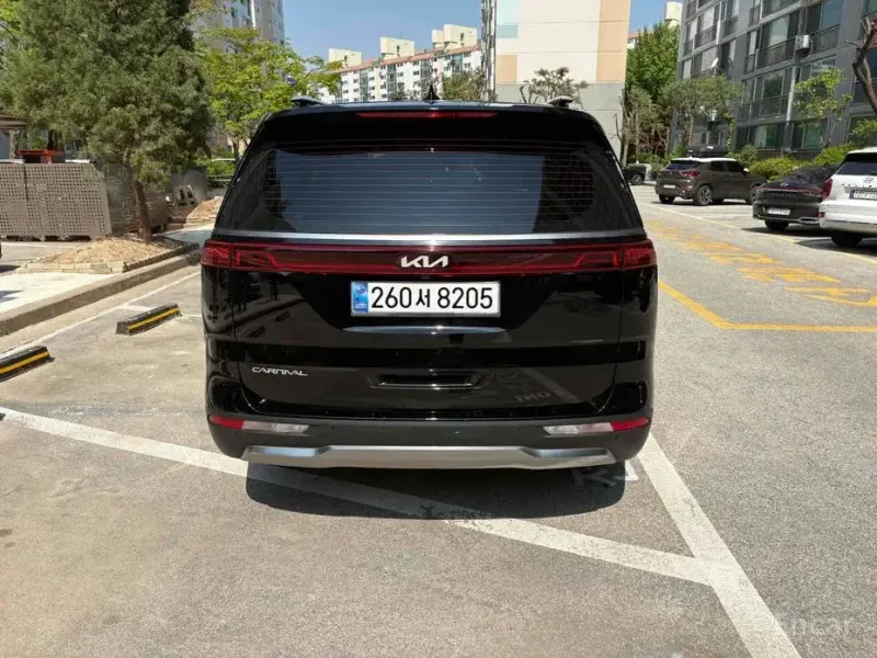 2023 Kia Carnival с пробегом 37 459 км