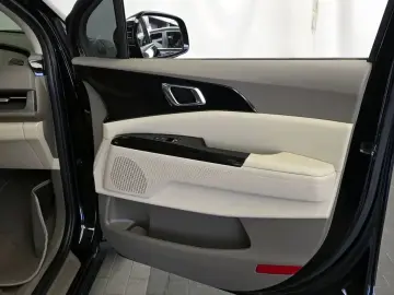 2021 Kia Carnival с пробегом 30 453 км