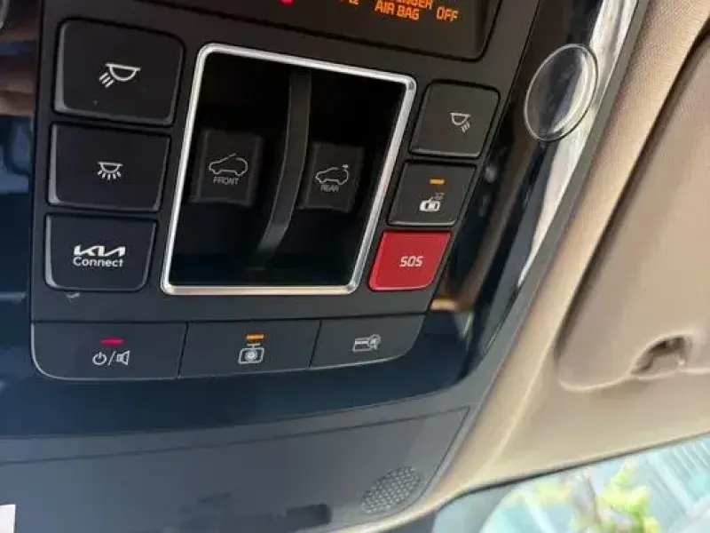 2023 Kia Carnival с пробегом 37 459 км