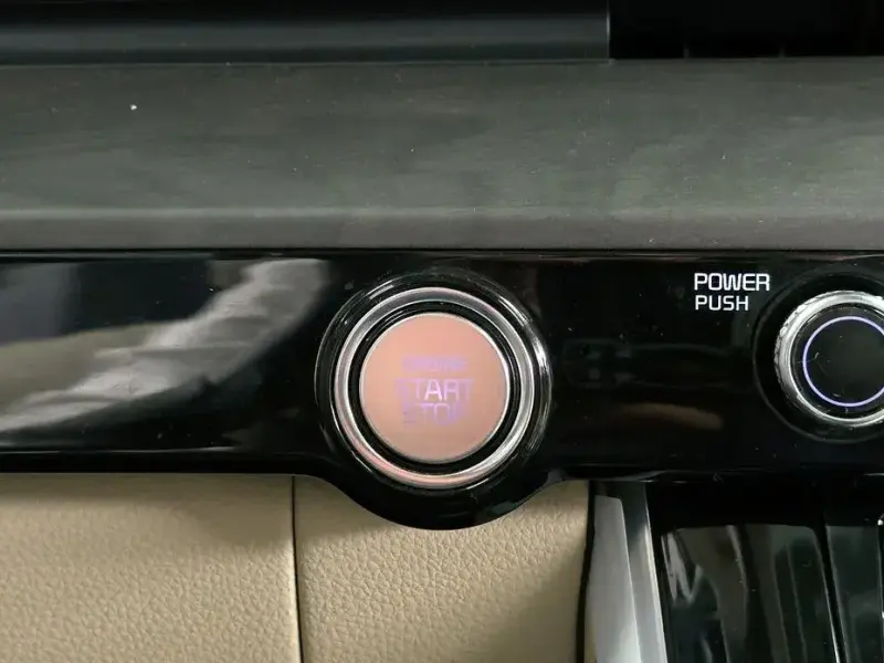 2021 Kia Carnival с пробегом 30 453 км