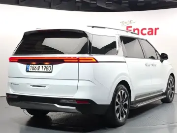 2022 Kia Carnival с пробегом 72 755 км