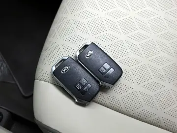 2021 Kia Carnival с пробегом 30 453 км