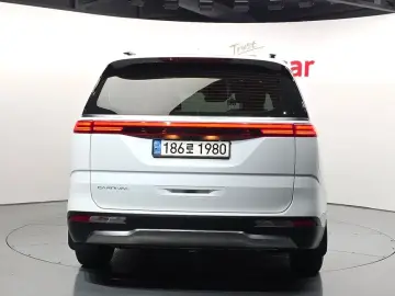 2022 Kia Carnival с пробегом 72 755 км