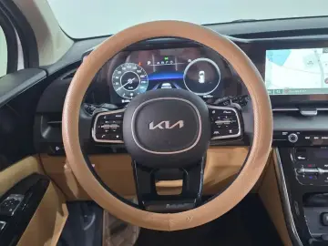 2022 Kia Carnival с пробегом 72 755 км