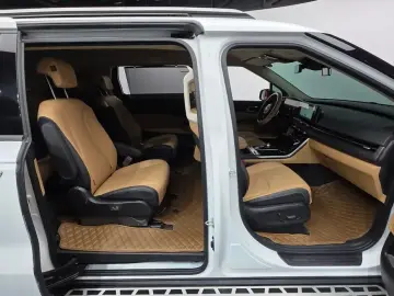 2022 Kia Carnival с пробегом 72 755 км
