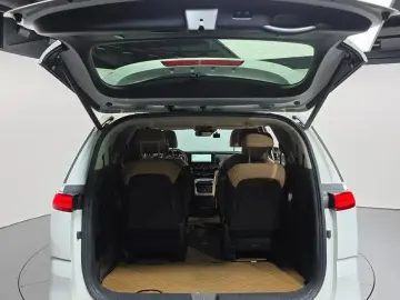 2022 Kia Carnival с пробегом 72 755 км