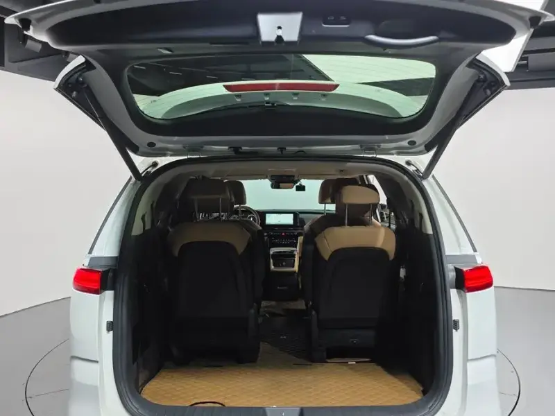 2022 Kia Carnival с пробегом 72 755 км