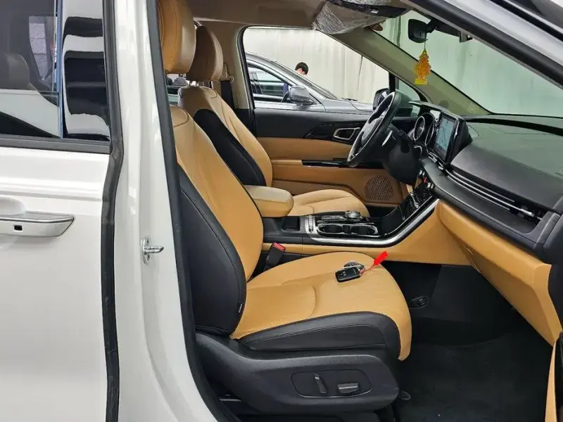 2022 Kia Carnival с пробегом 61 332 км