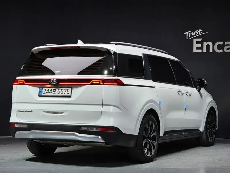 2021 Kia Carnival с пробегом 172 675 км