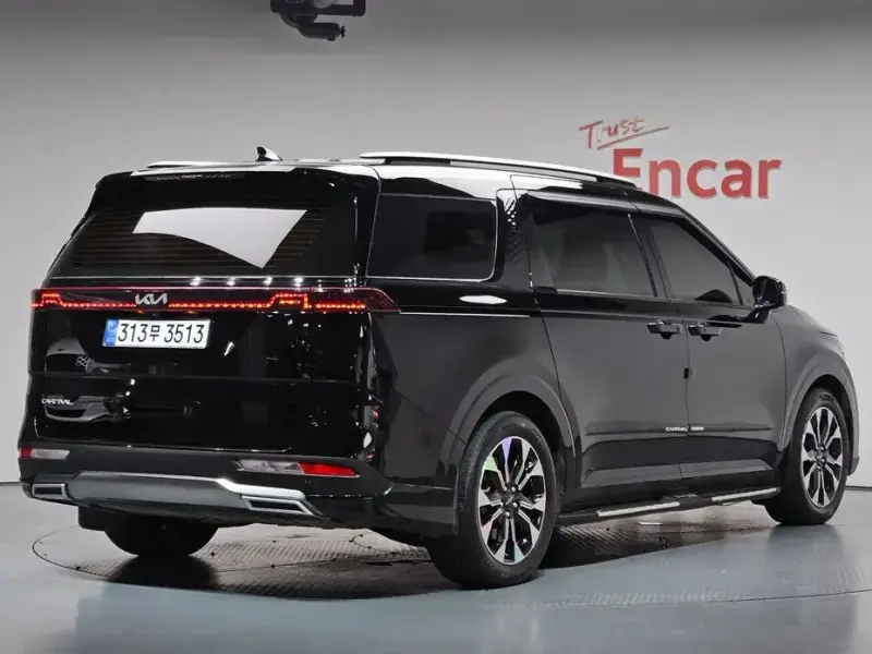 2022 Kia Carnival с пробегом 106 280 км