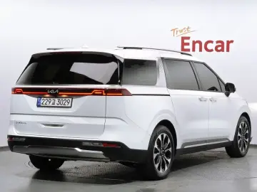 2023 Kia Carnival с пробегом 20 677 км