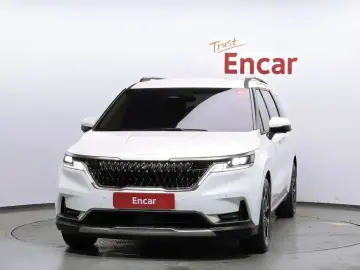 2023 Kia Carnival с пробегом 20 677 км