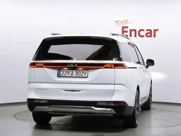 2023 Kia Carnival с пробегом 20 677 км