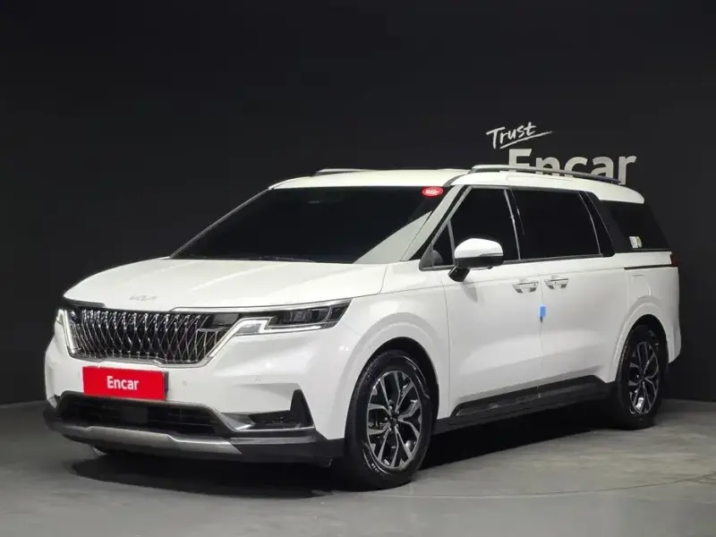 2023 Kia Carnival с пробегом 61 648 км