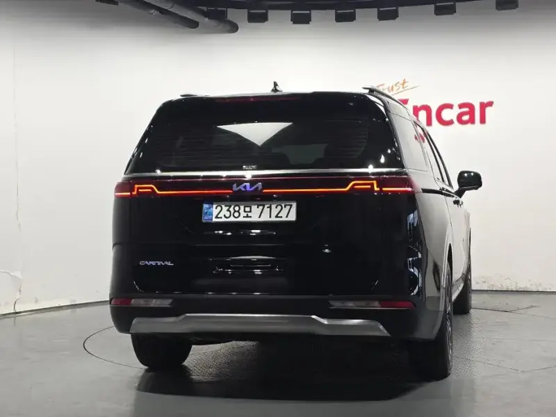 2022 Kia Carnival с пробегом 141 300 км