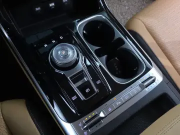 2023 Kia Carnival с пробегом 20 677 км