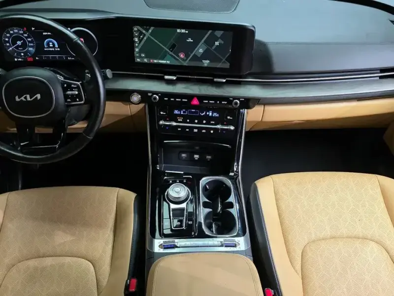 2023 Kia Carnival с пробегом 61 648 км
